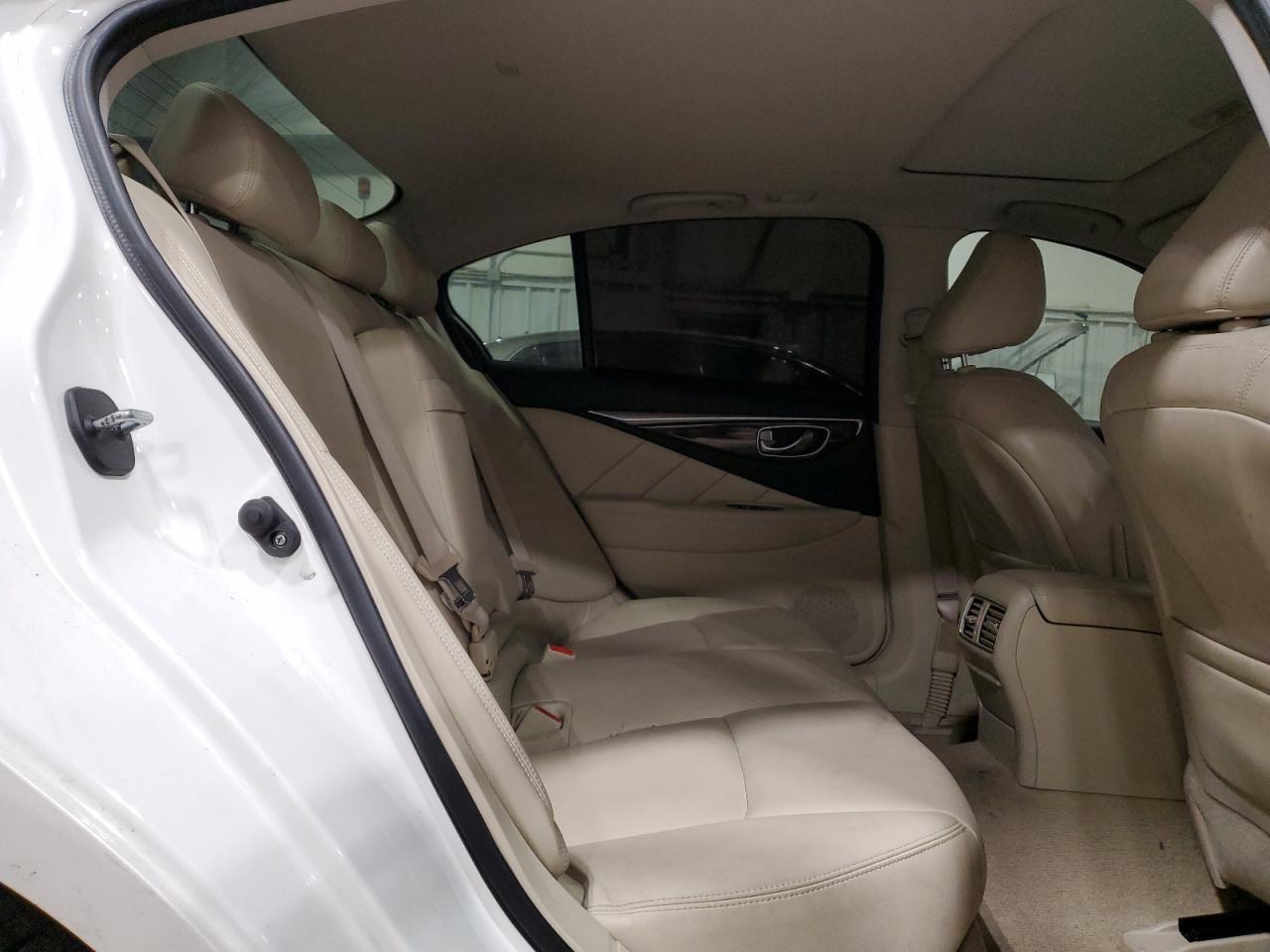 2017 Infiniti Q50 - Image 10