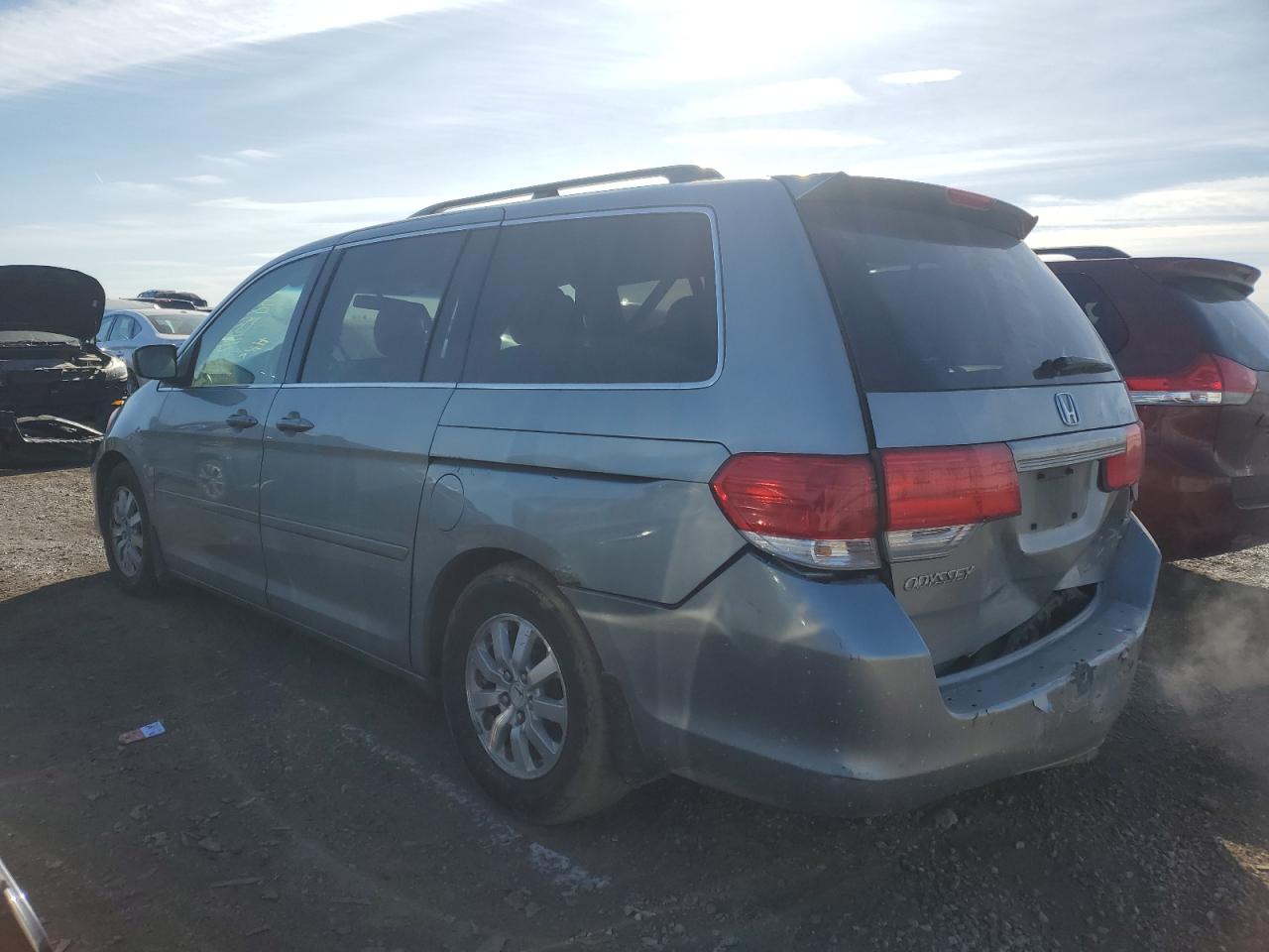 2010 Honda Odyssey - Image 2