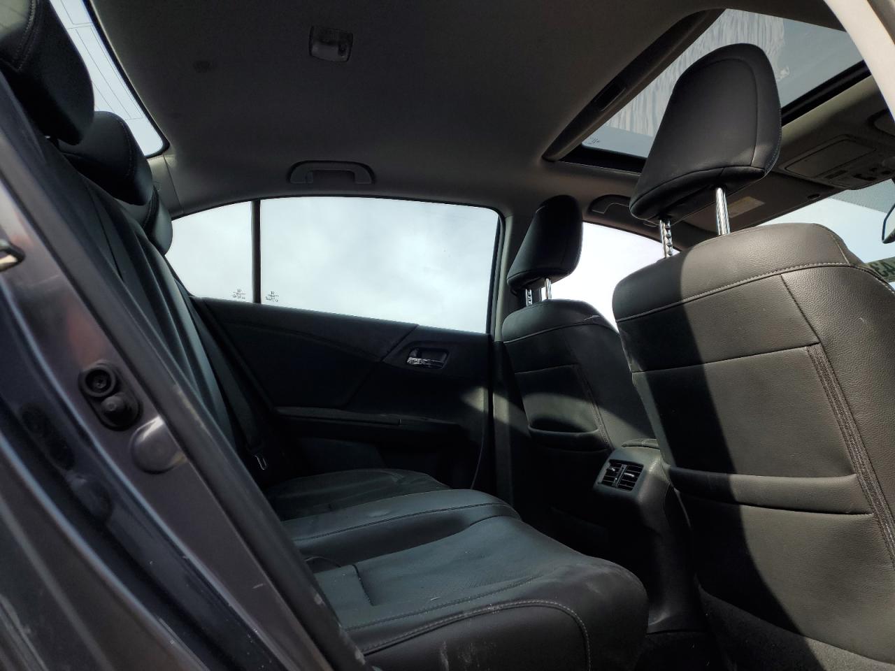 2015 Honda Accord - Image 10