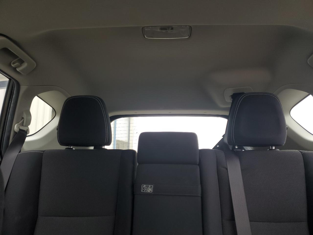 2017 Toyota RAV 4 - Image 10