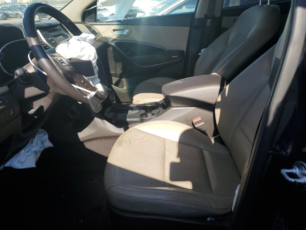 2016 Hyundai Santa Fe - Image 7