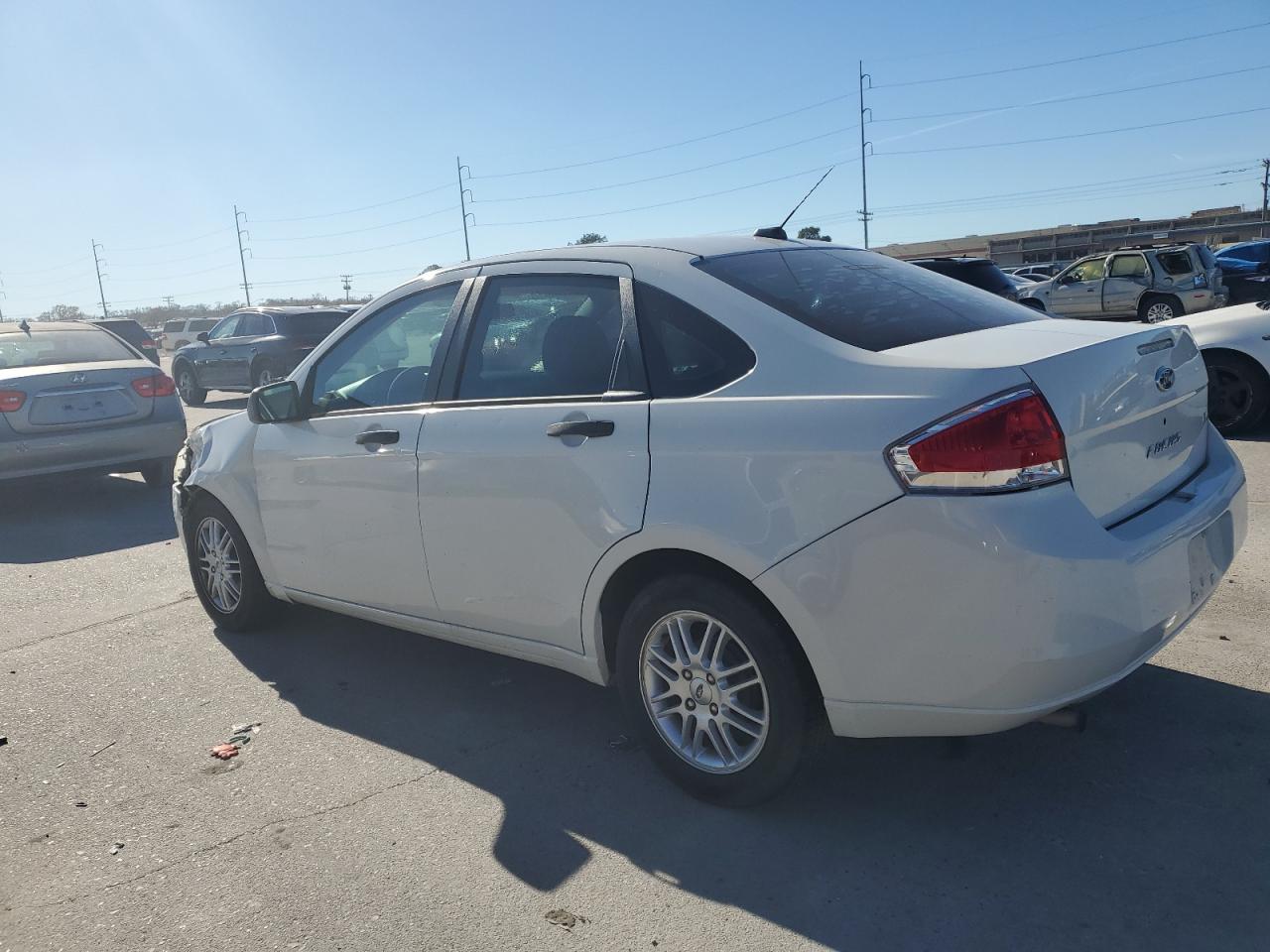 2009 Ford Focus - Image 2