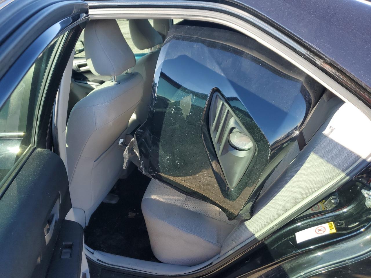 2014 Toyota Camry - Image 14