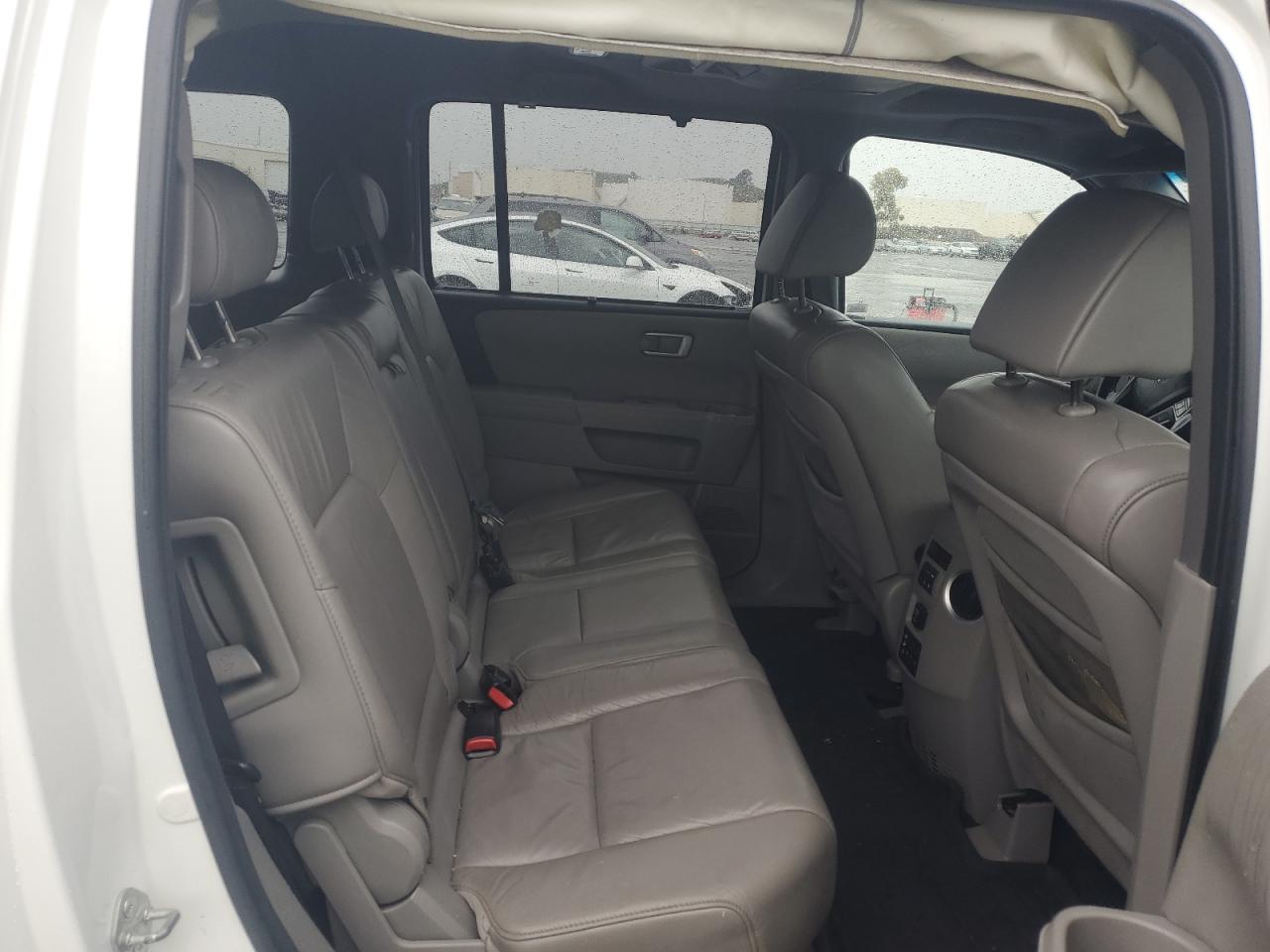2010 Honda Pilot - Image 11