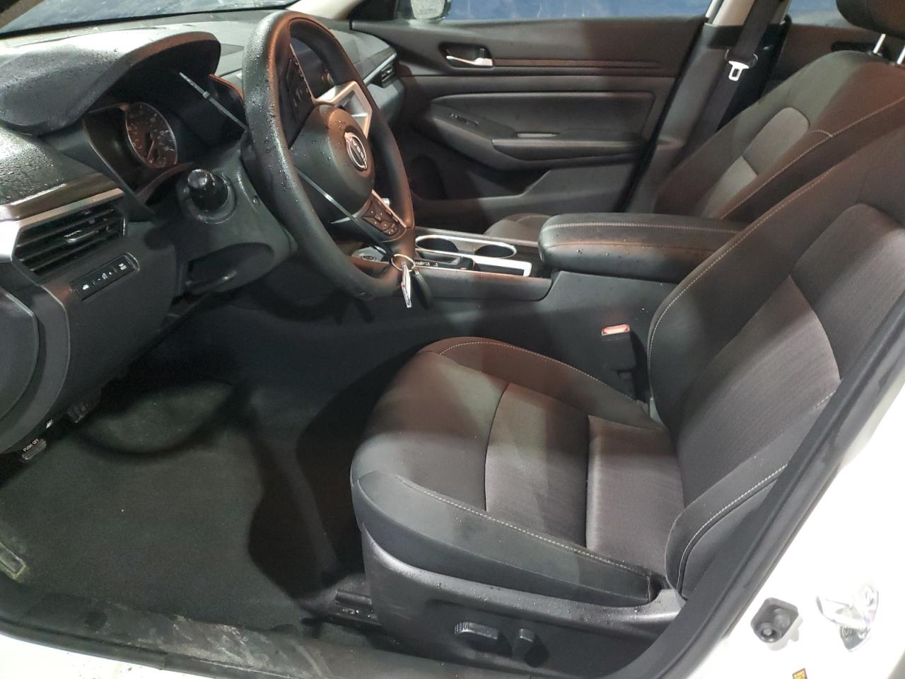 2024 Nissan Altima - Image 7
