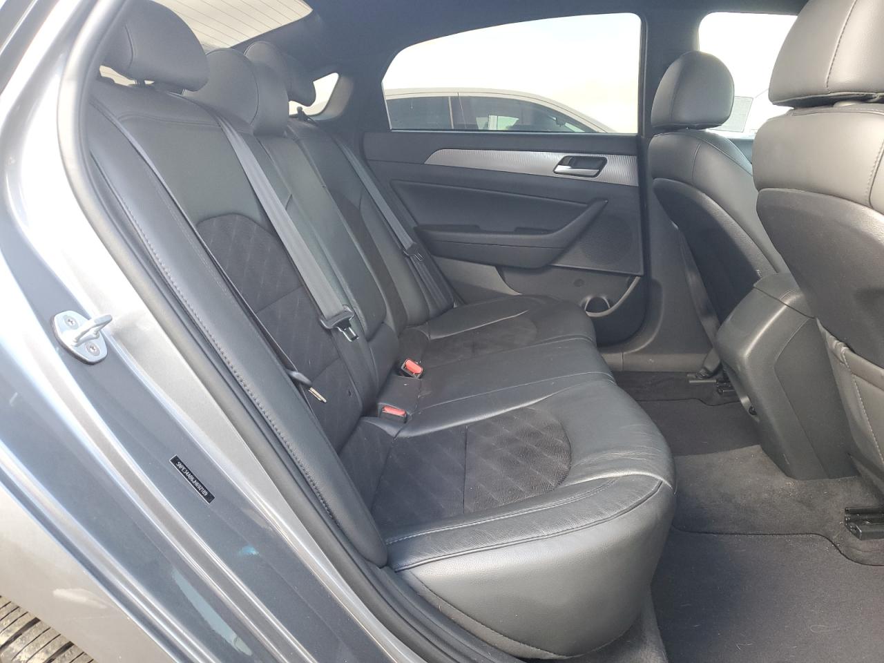 2018 Hyundai Sonata - Image 10