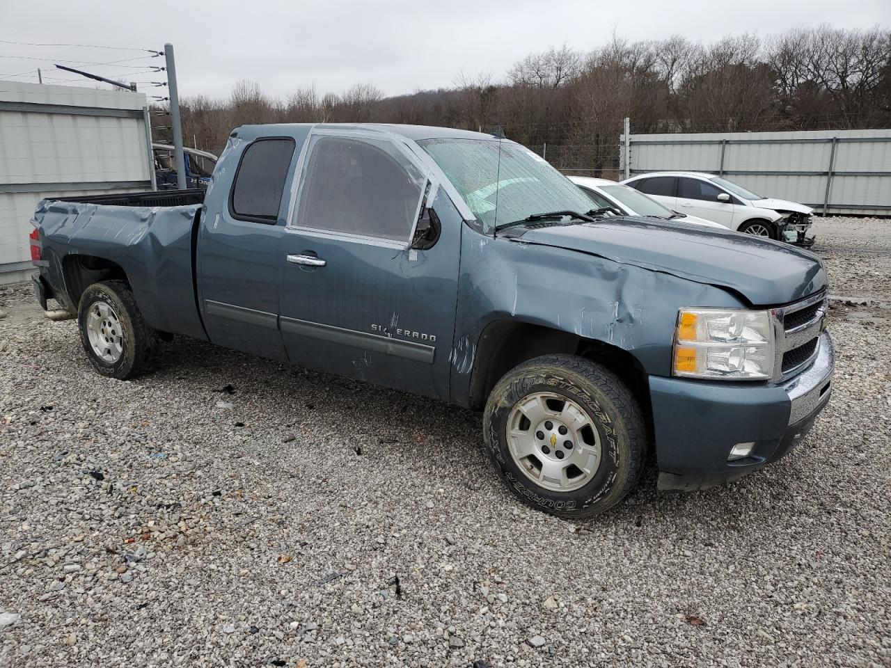 2011 Chevrolet Silverado - Image 4