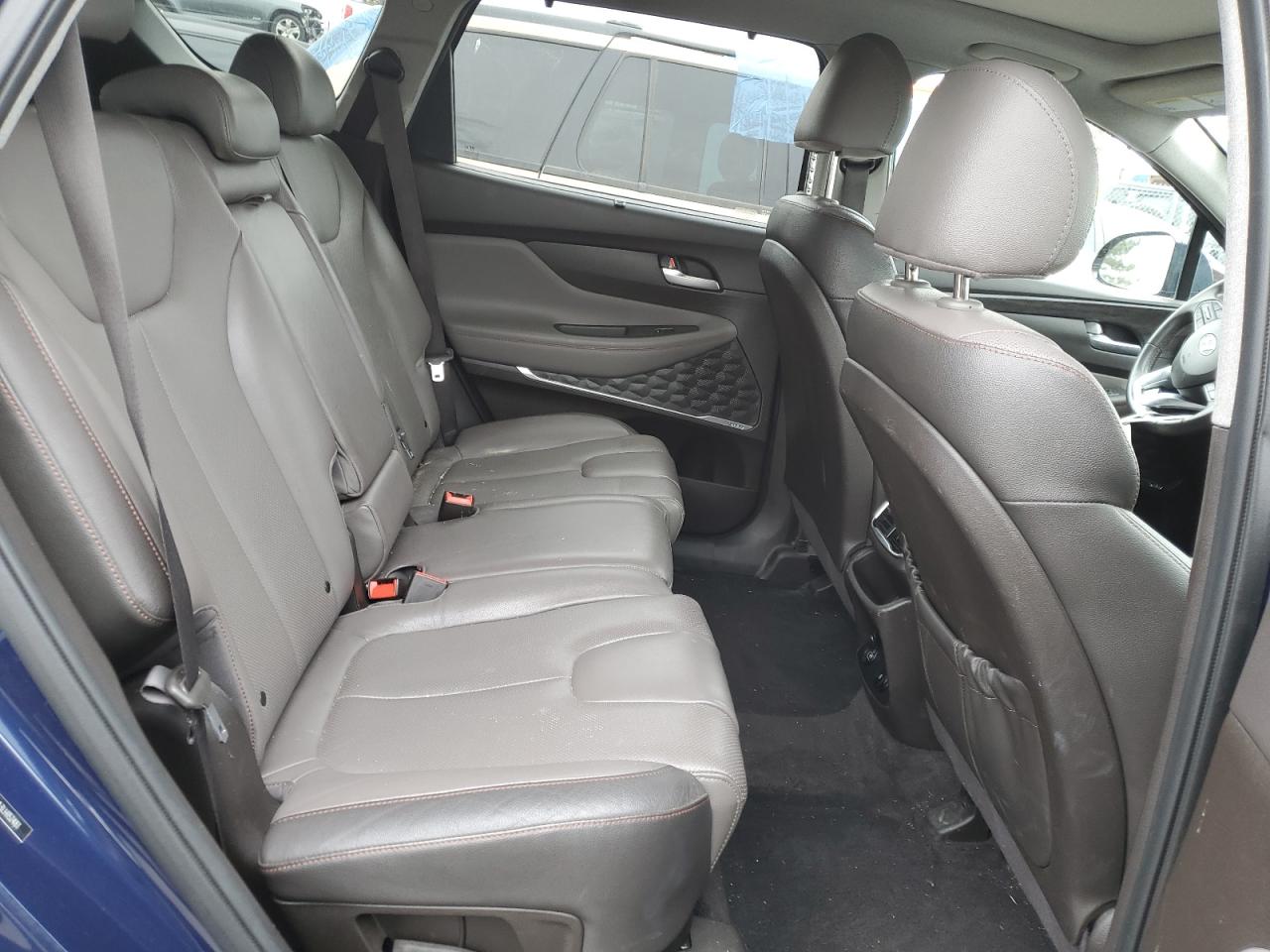 2020 Hyundai Santa Fe - Image 11