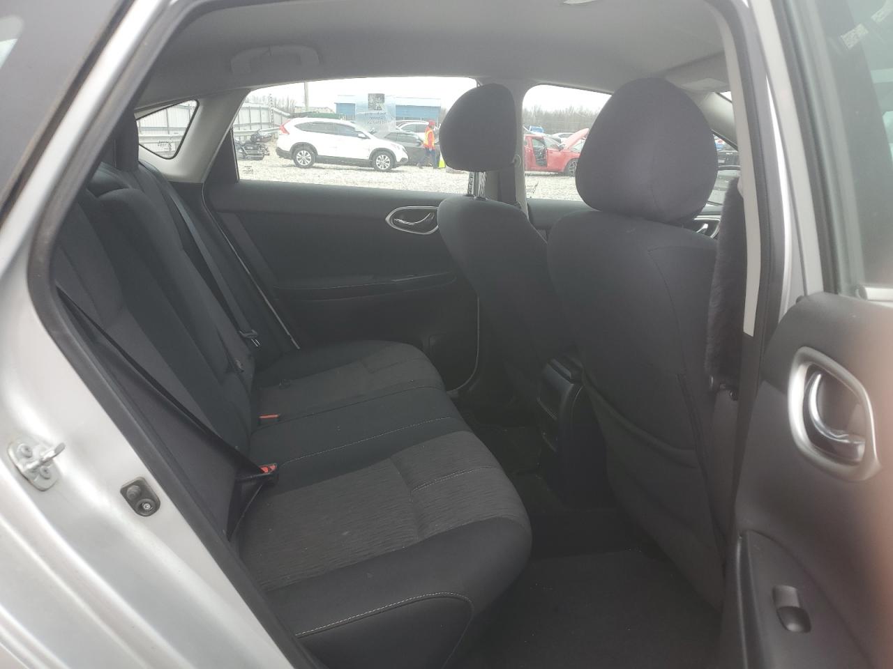 2015 Nissan Sentra - Image 10