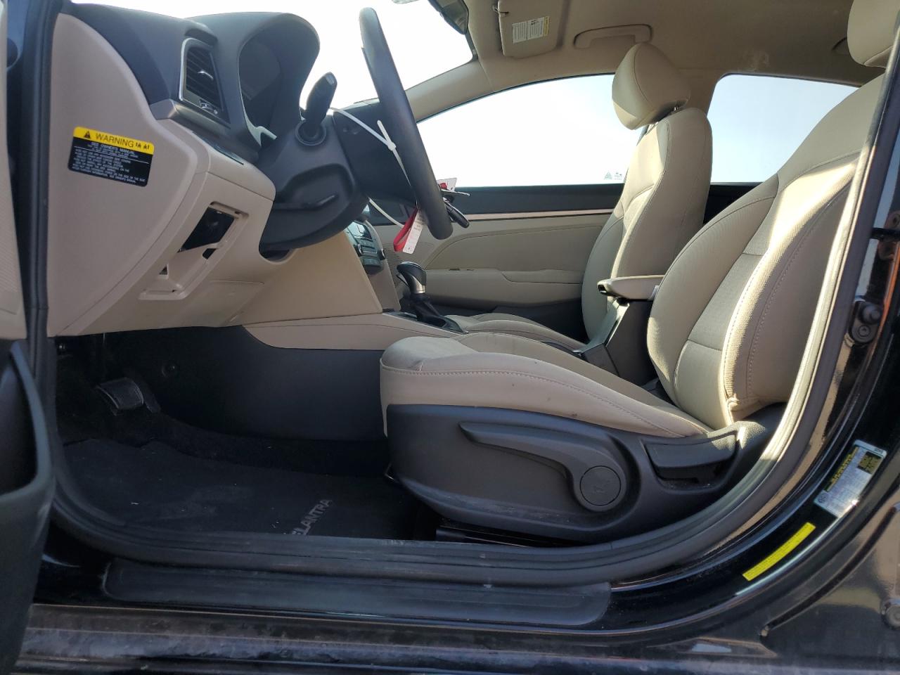 2018 Hyundai Elantra - Image 7