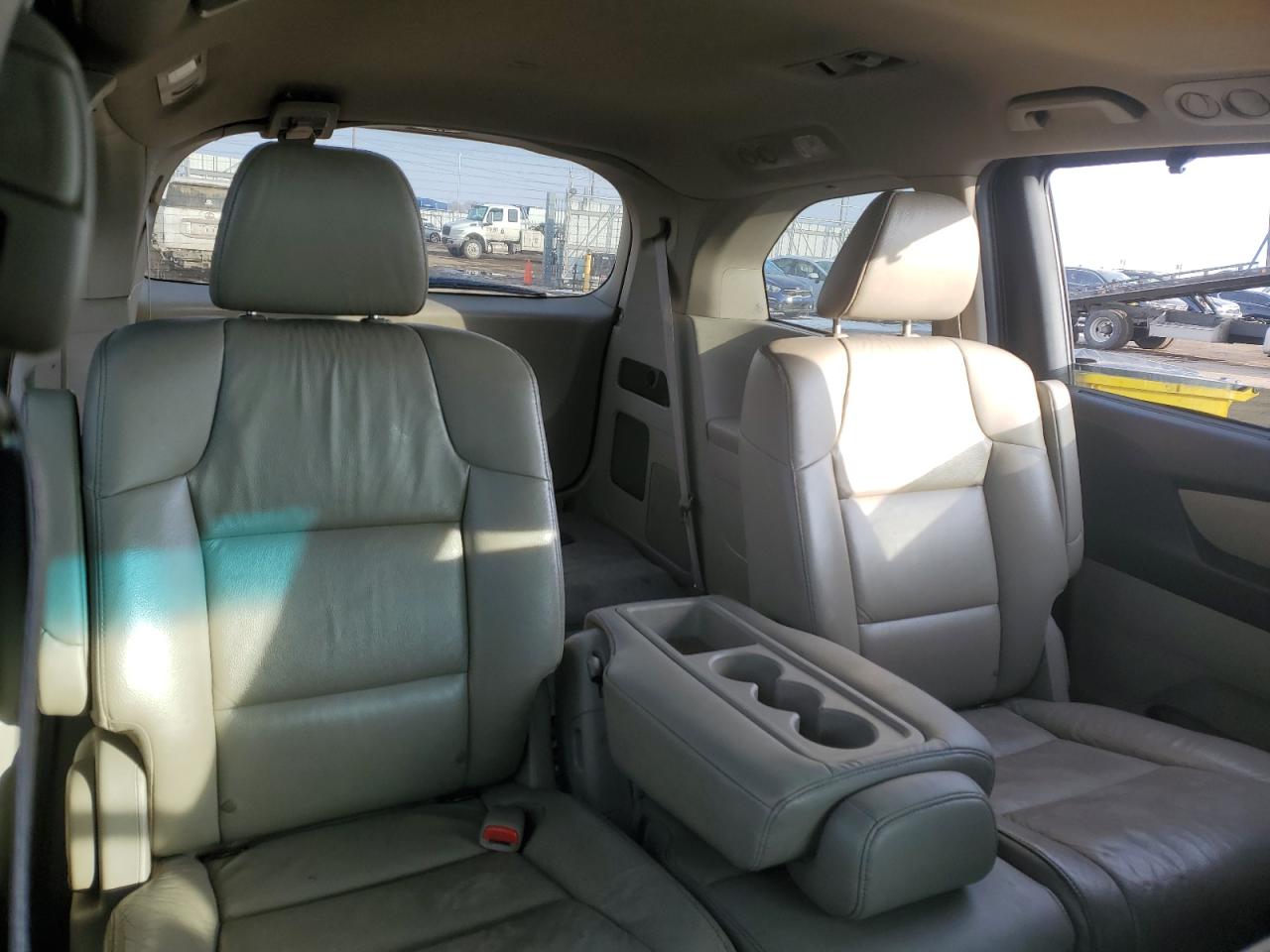 2011 Honda Odyssey - Image 11