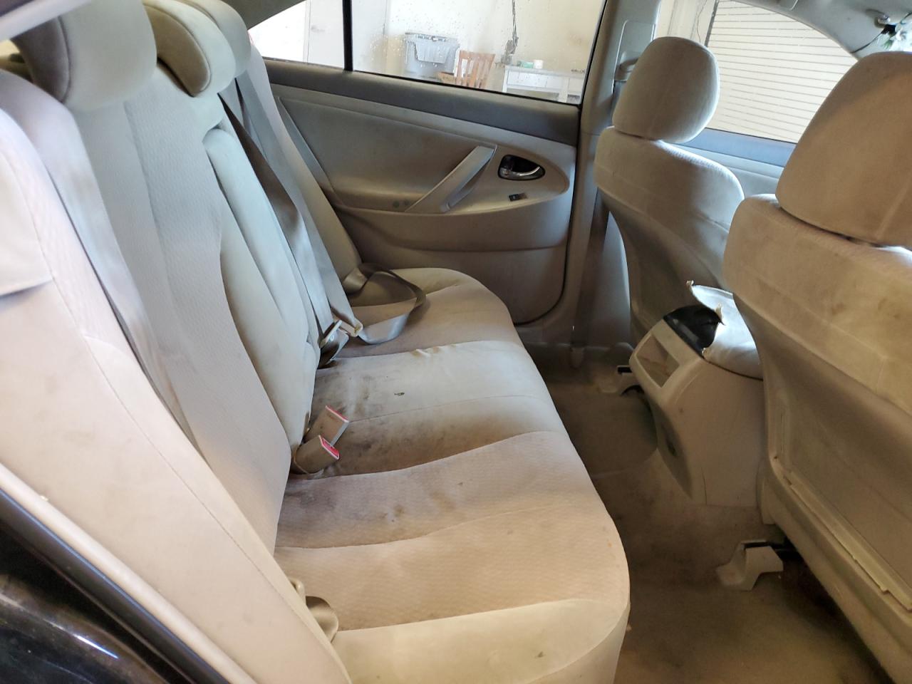 2010 Toyota Camry - Image 10