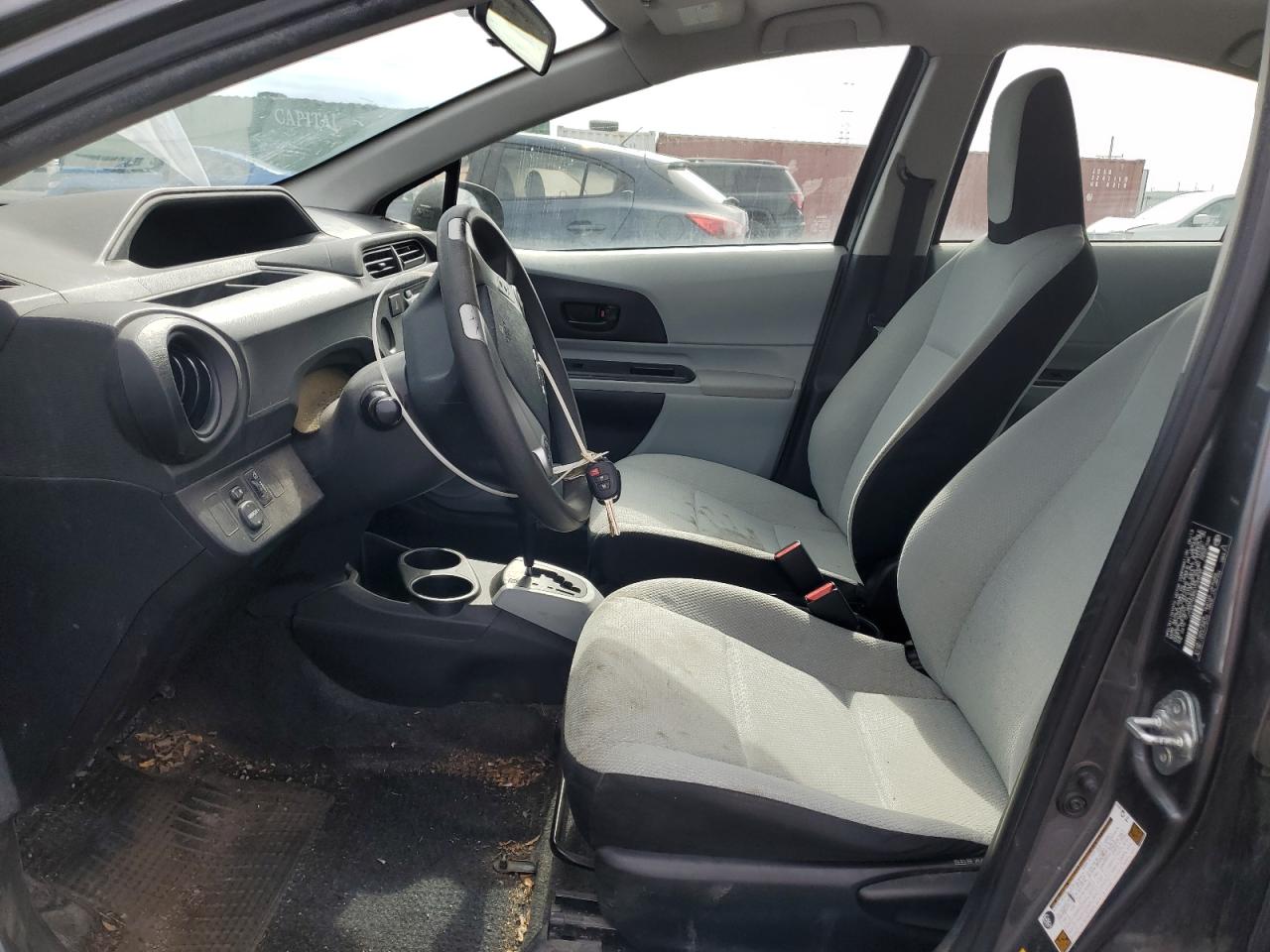 2013 Toyota Prius - Image 7