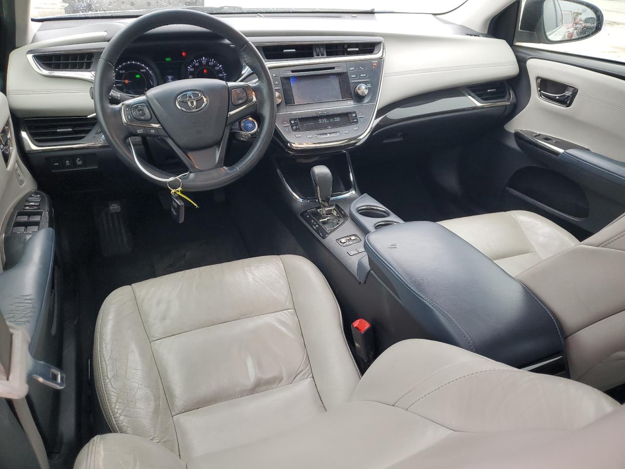 2013 Toyota Avalon - Image 8