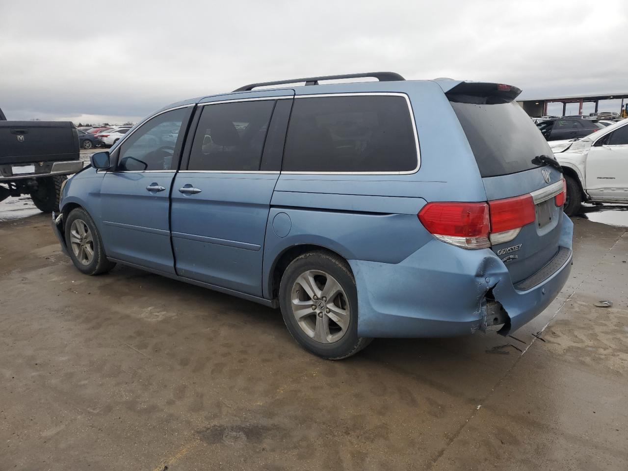 2009 Honda Odyssey - Image 2