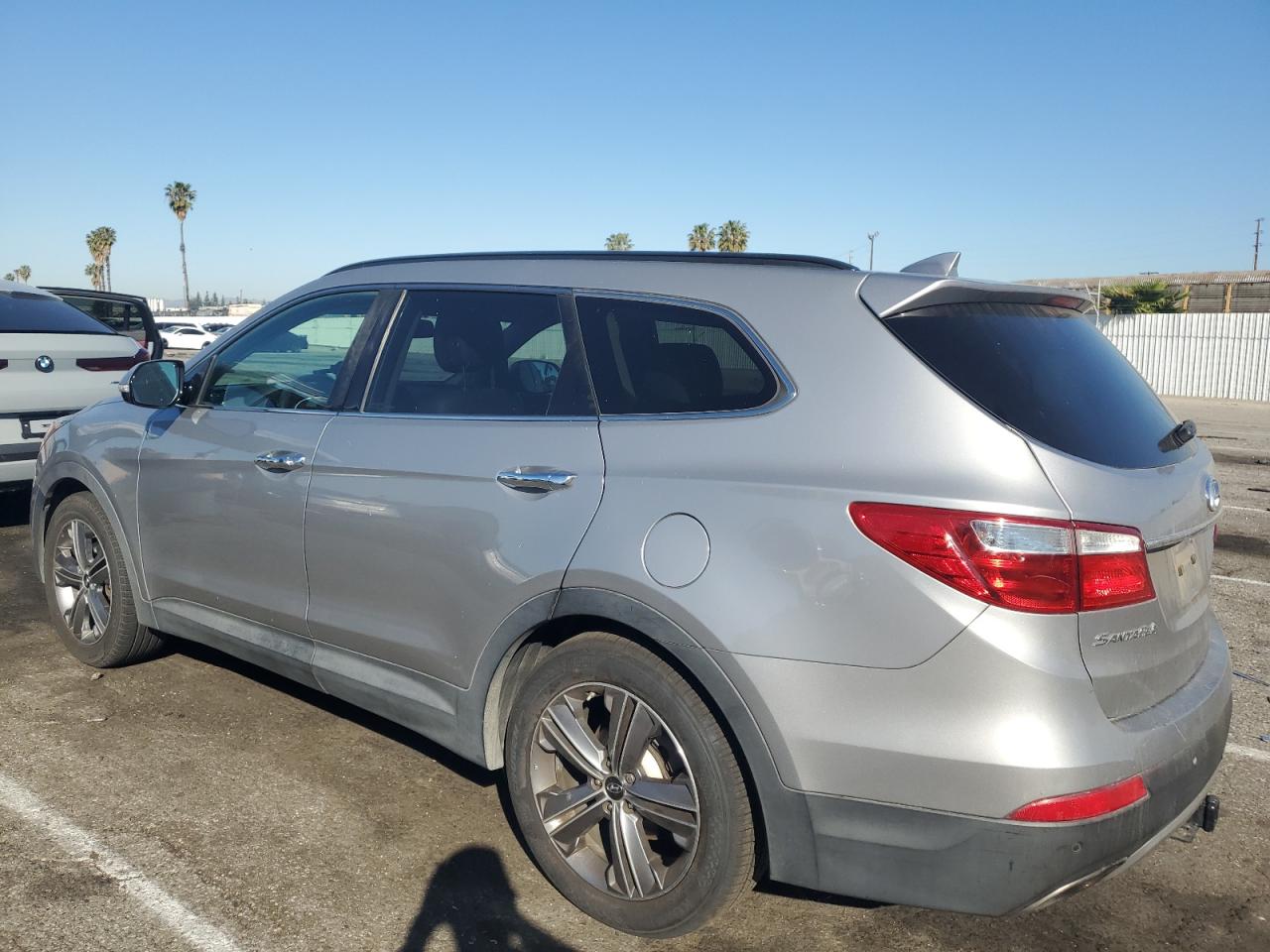 2015 Hyundai Santa Fe - Image 2