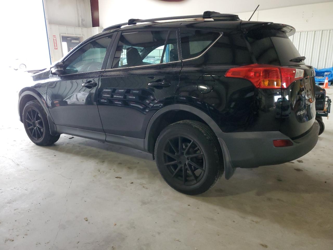 2015 Toyota RAV 4 - Image 2