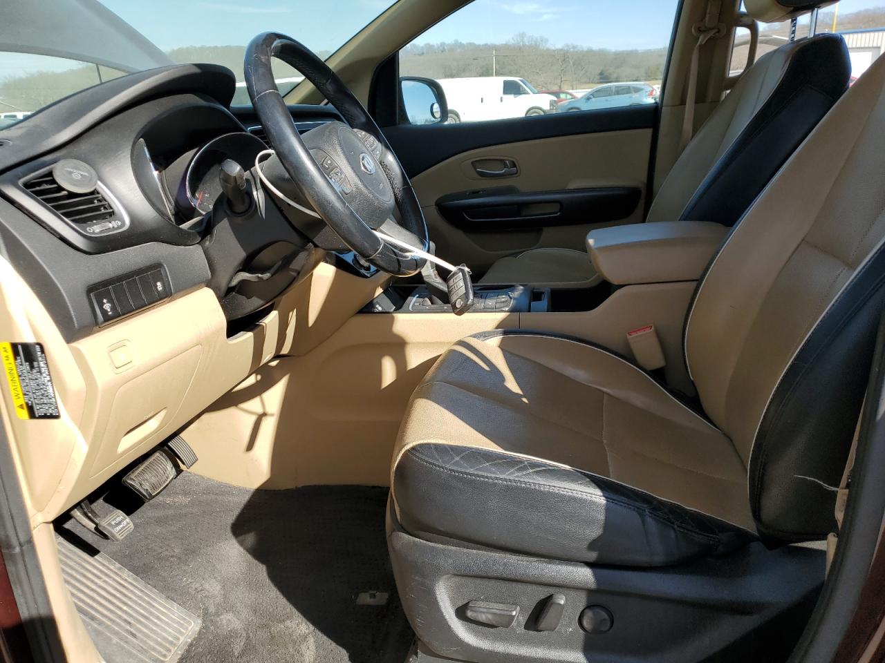 2017 Kia Sedona - Image 7