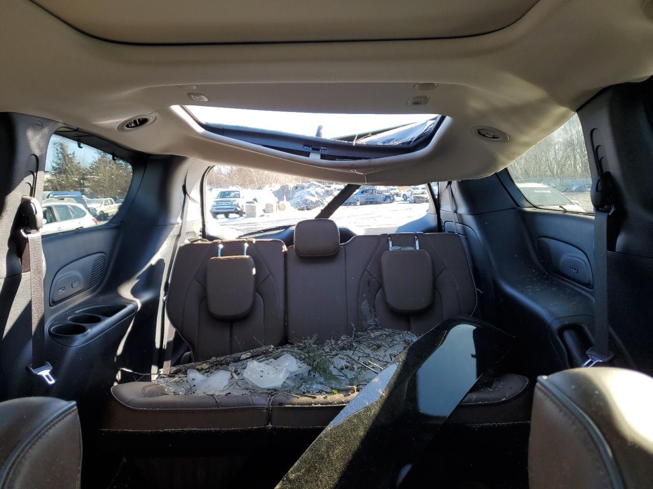 2017 Chrysler Pacifica - Image 10