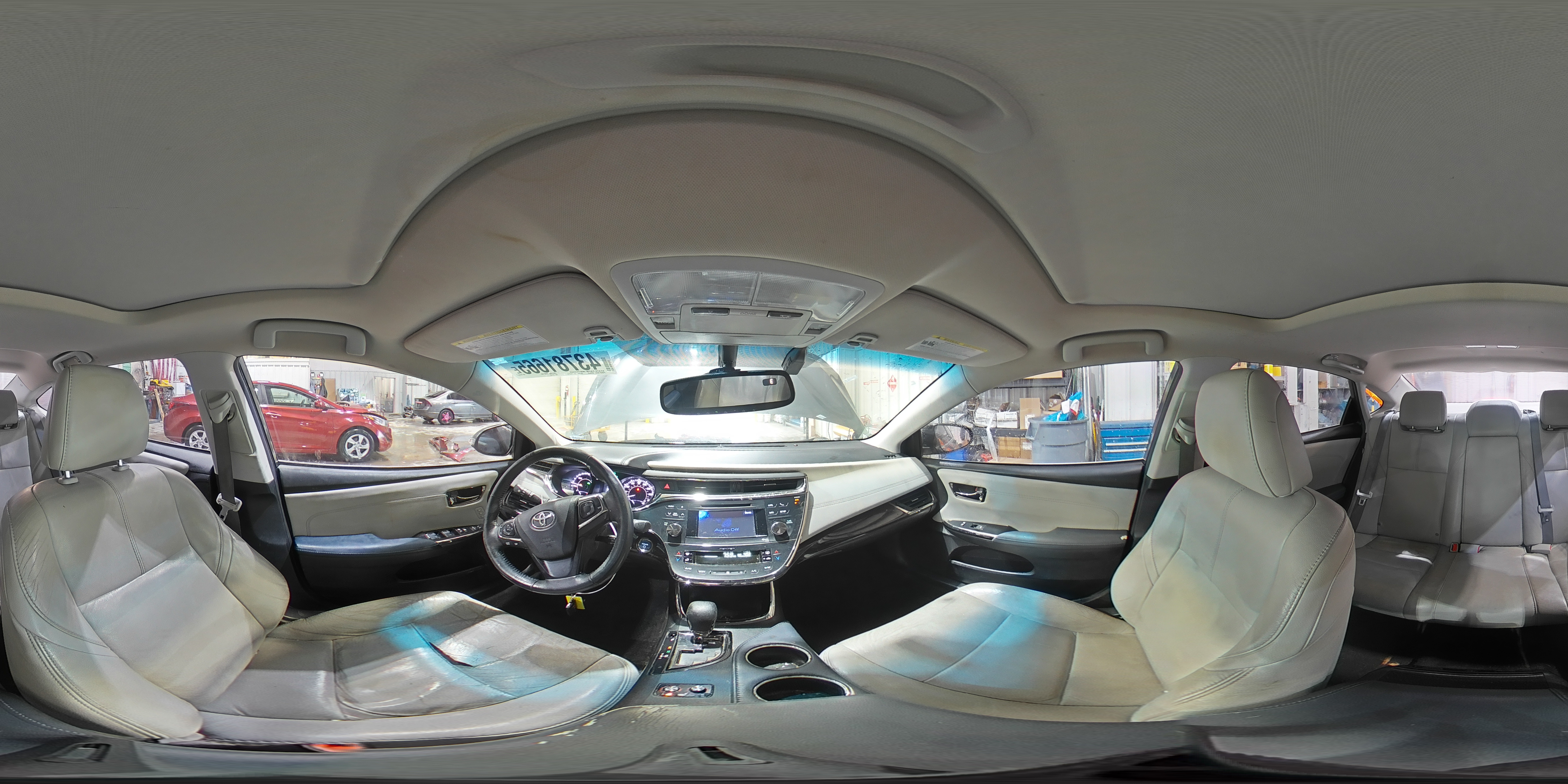 2013 Toyota Avalon - Image 14
