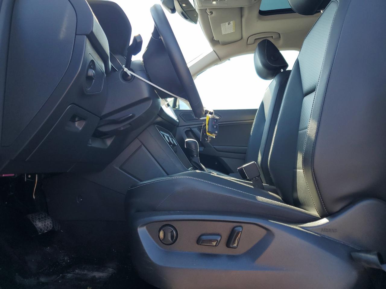 2021 Volkswagen Tiguan - Image 7