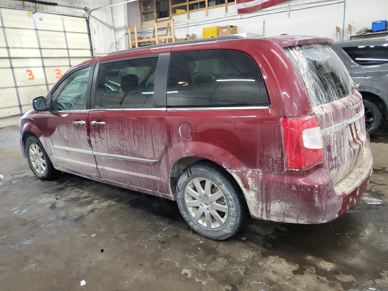 2015 Chrysler Town & Country - Image 2