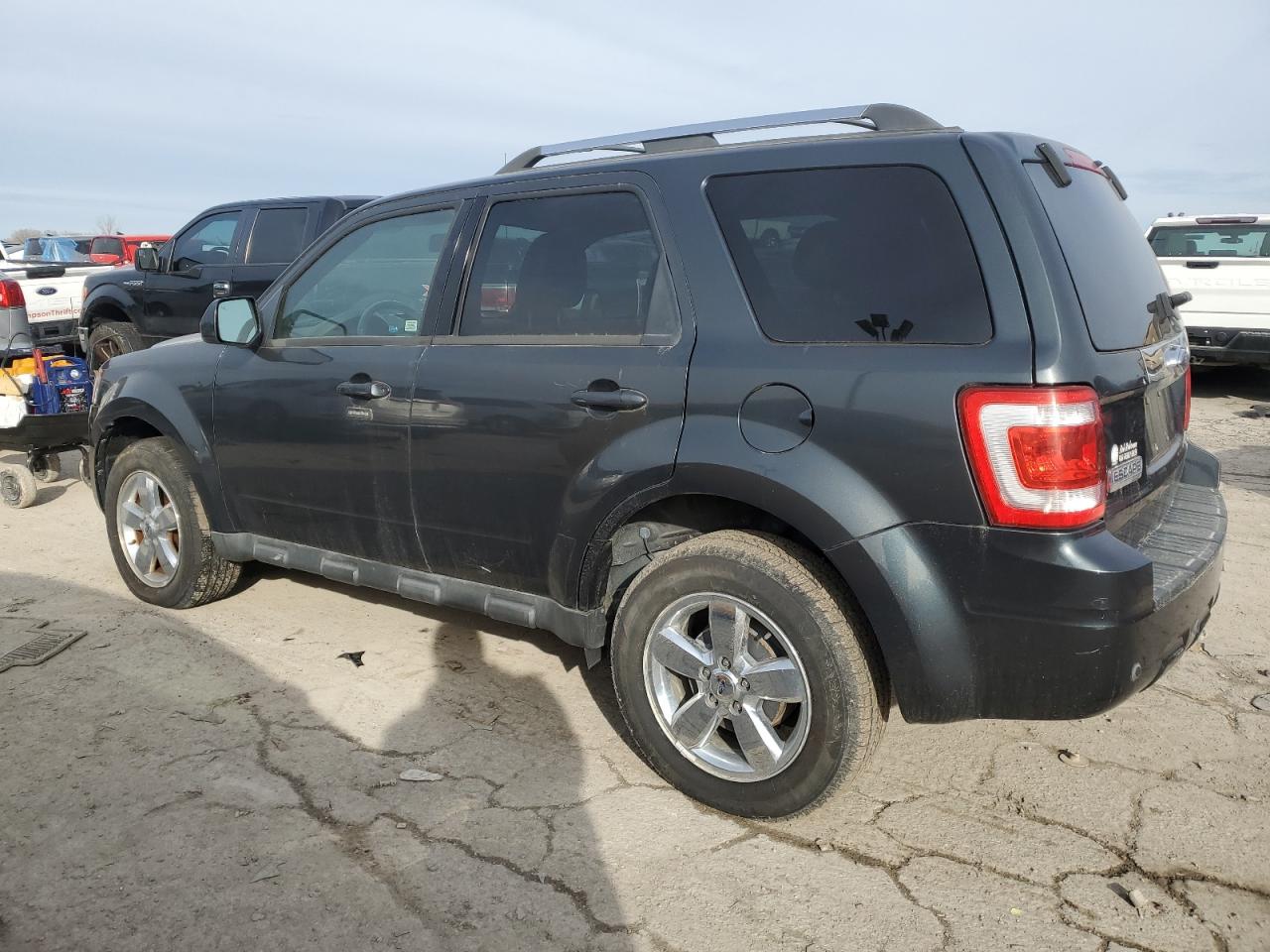 2009 Ford Escape - Image 2