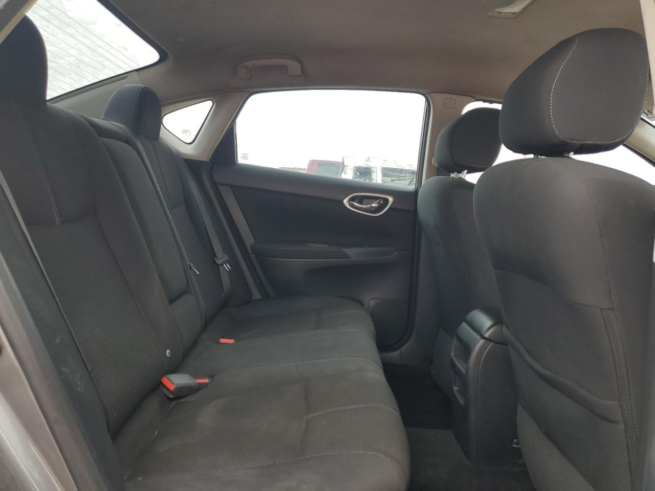 2015 Nissan Sentra - Image 10
