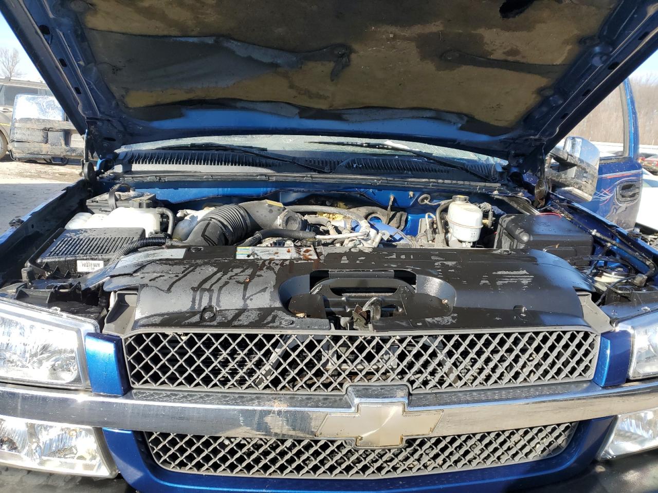 2004 Chevrolet Silverado - Image 11