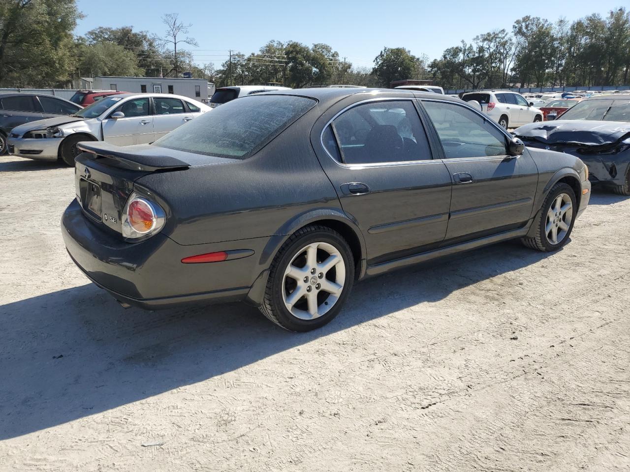 2002 Nissan Maxima - Image 3
