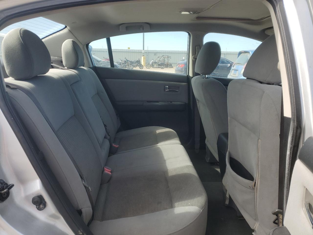 2012 Nissan Sentra - Image 10