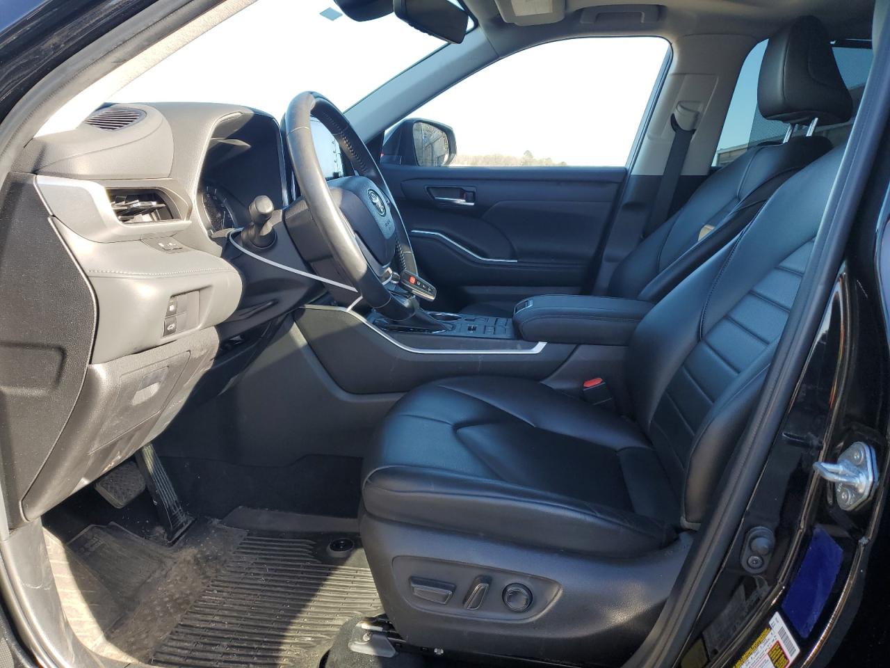 2022 Toyota Highlander - Image 7