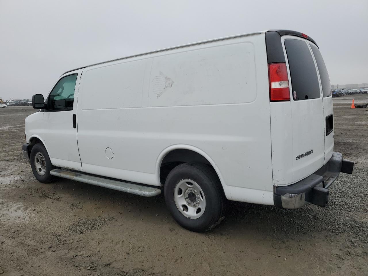 2017 GMC Savana - Image 2