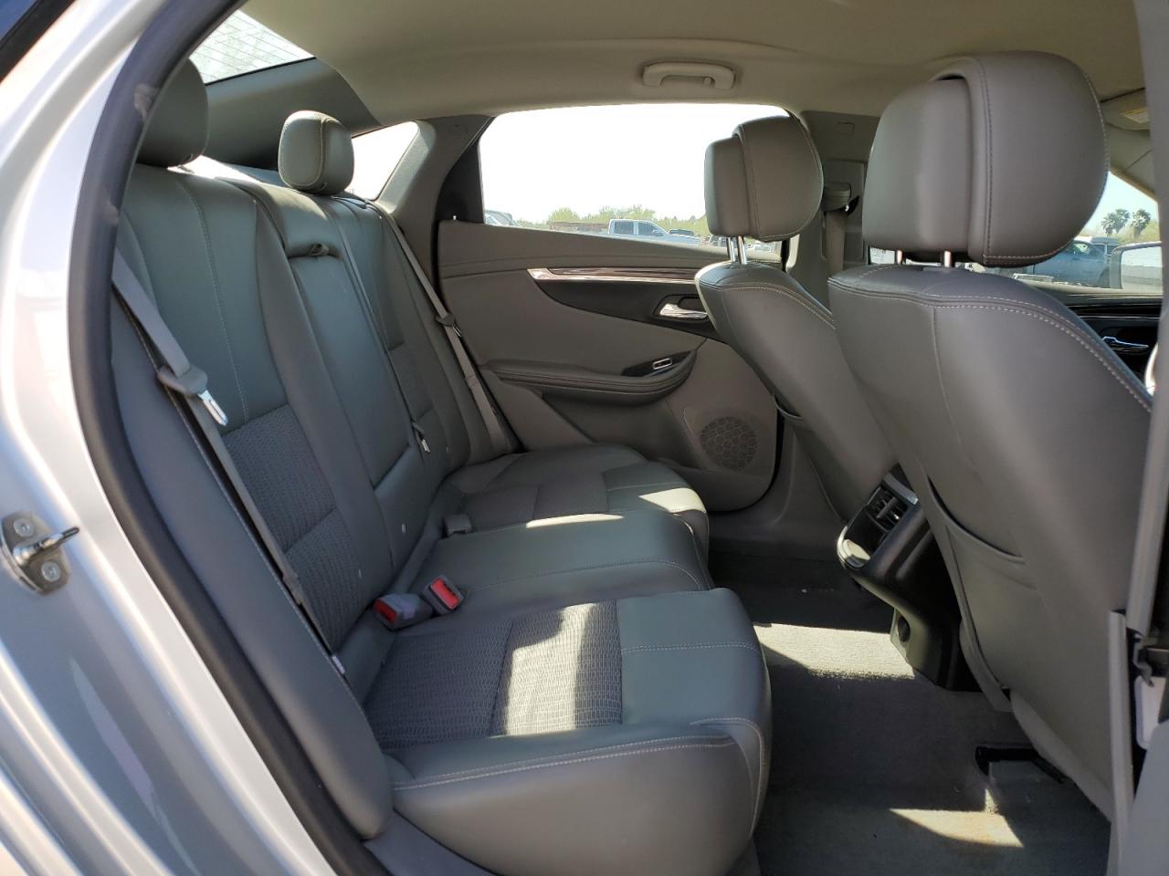 2014 Chevrolet Impala - Image 10