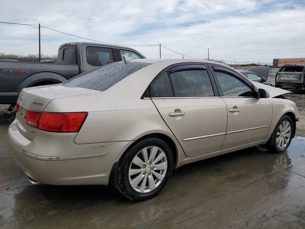 2009 Hyundai Sonata - Image 3