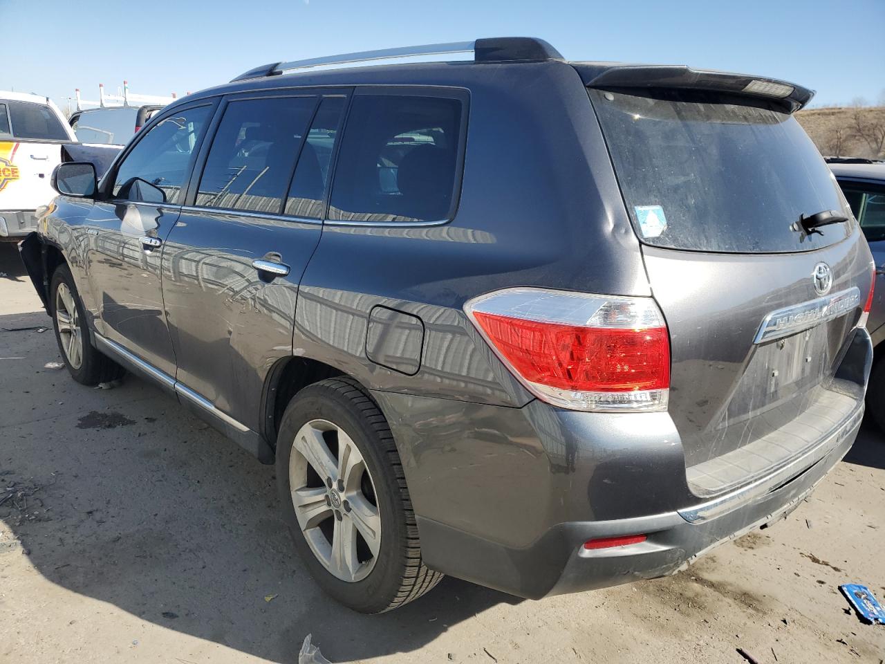 2012 Toyota Highlander - Image 2