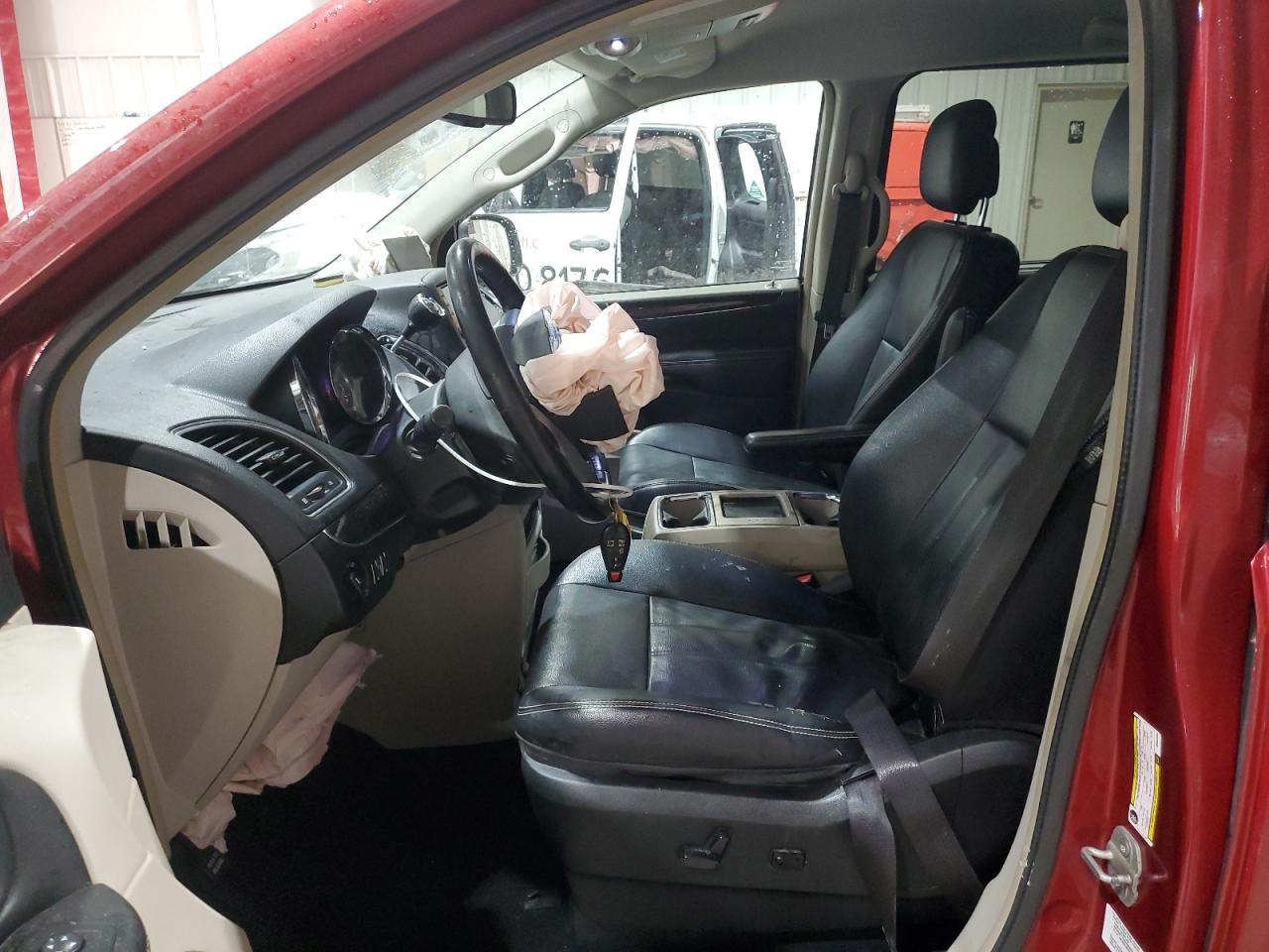2013 Chrysler Town & Country - Image 7