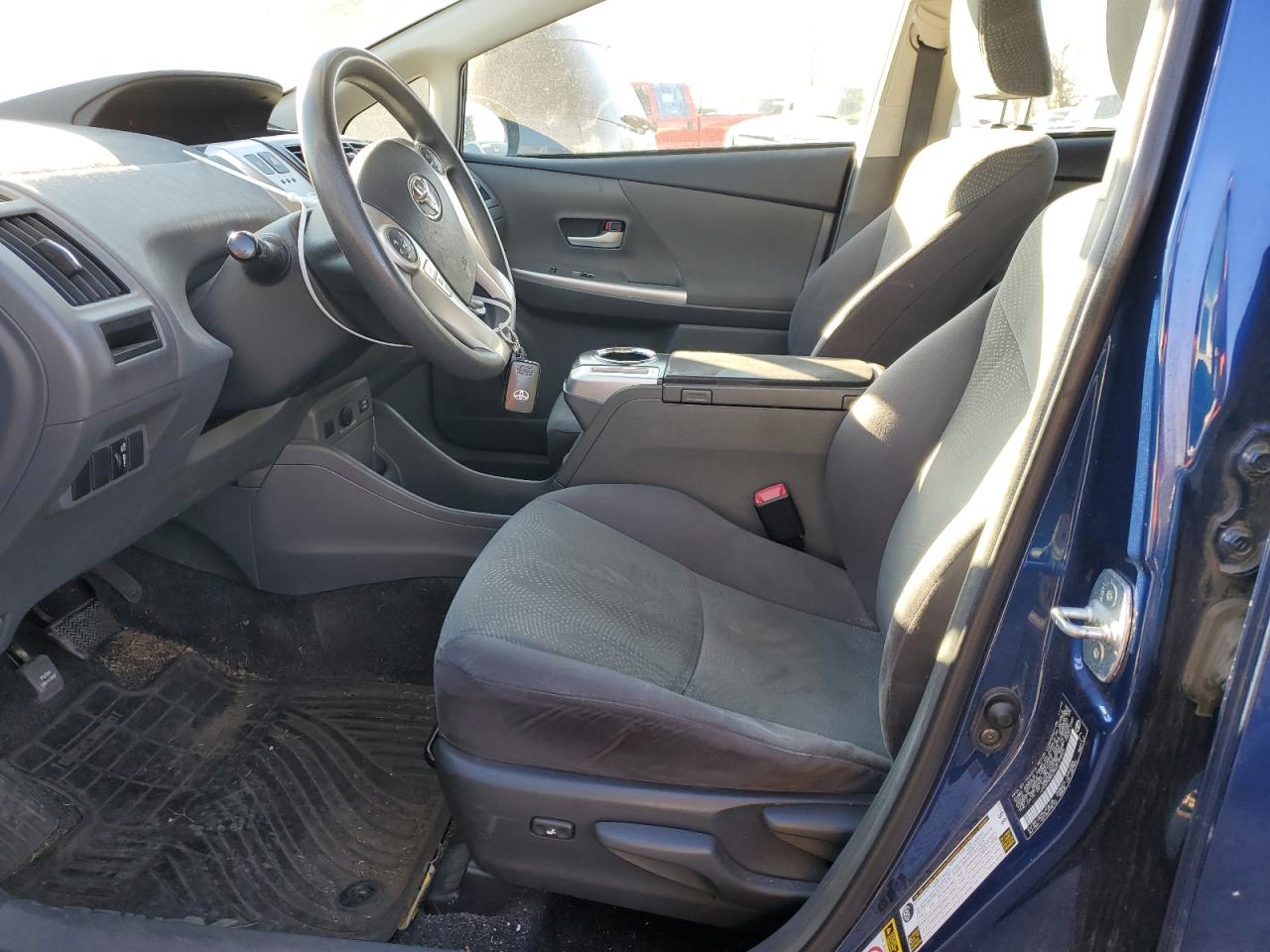 2013 Toyota Prius - Image 7