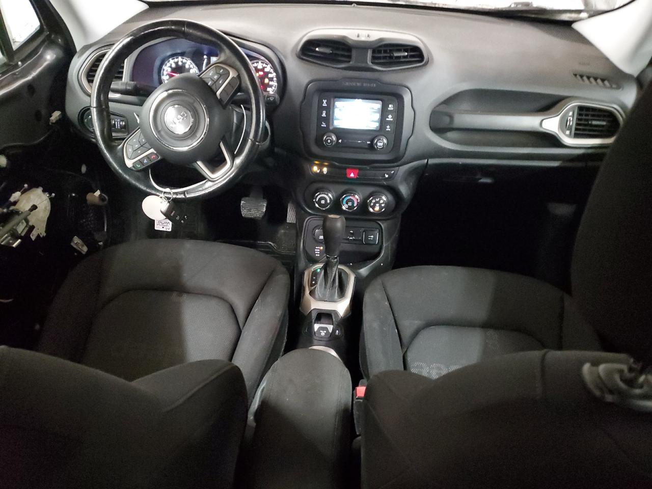 2017 Jeep Renegade - Image 8