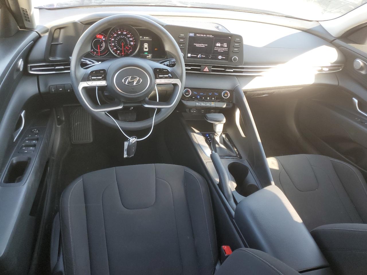 2022 Hyundai Elantra - Image 8