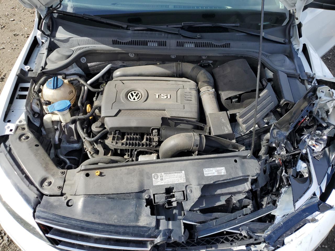 2016 Volkswagen Jetta - Image 13
