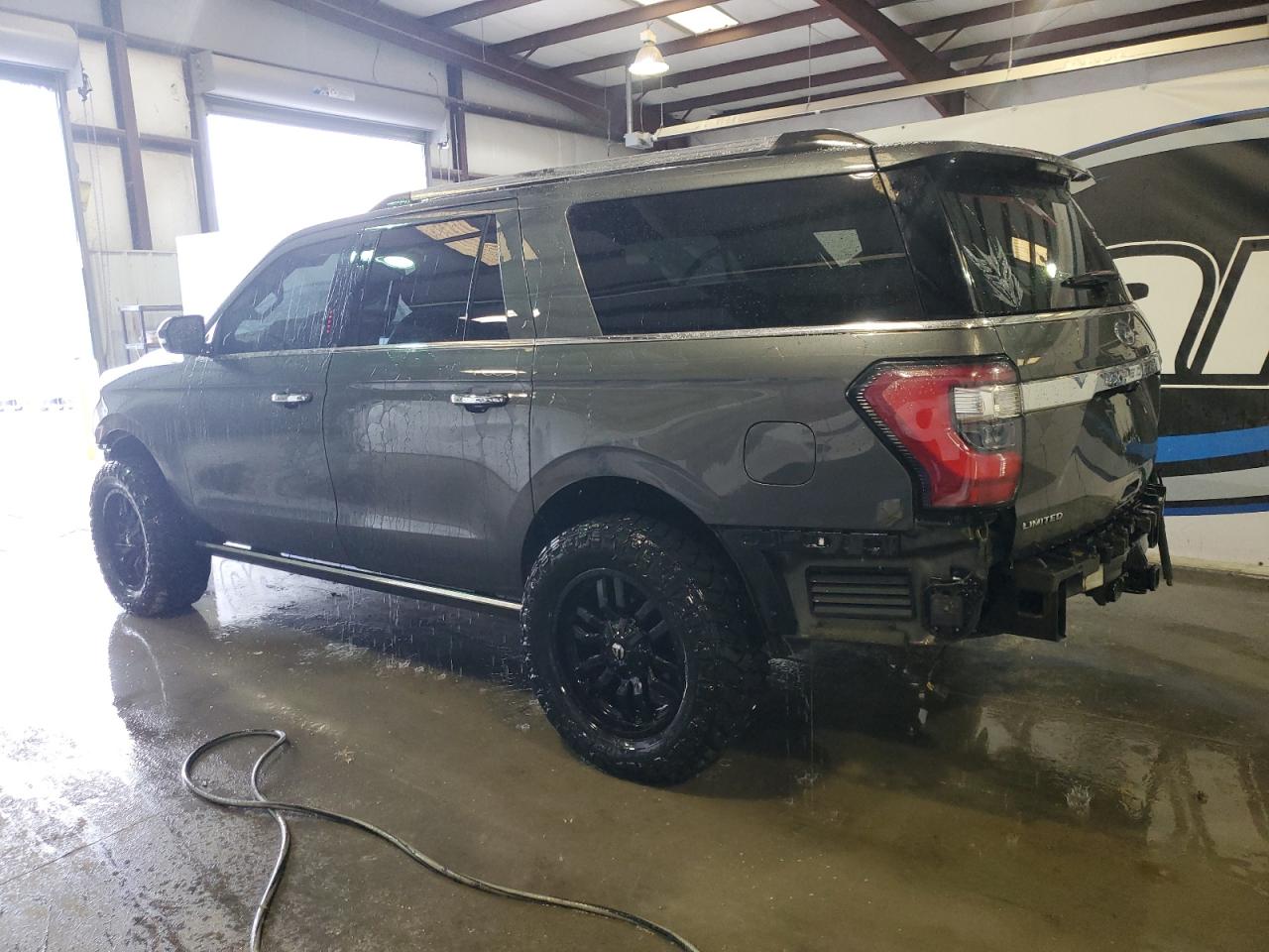 2019 Ford Expedition - Image 2