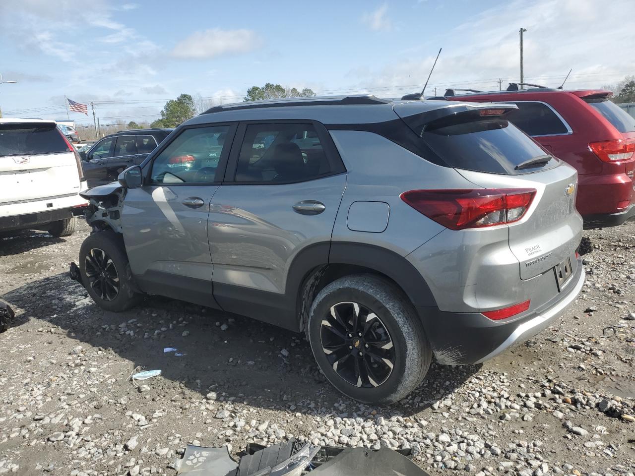 2023 Chevrolet TrailBlazer - Image 2