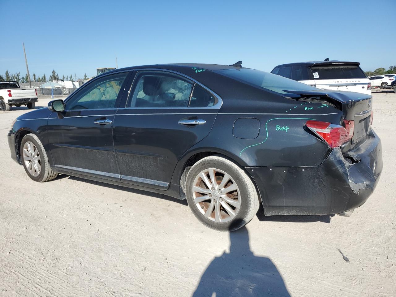 2010 Lexus ES - Image 2