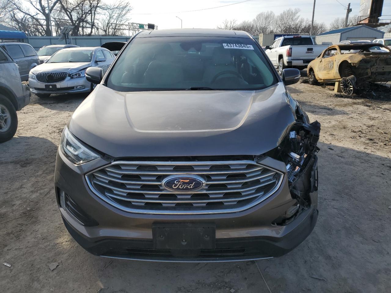 2019 Ford Edge - Image 5