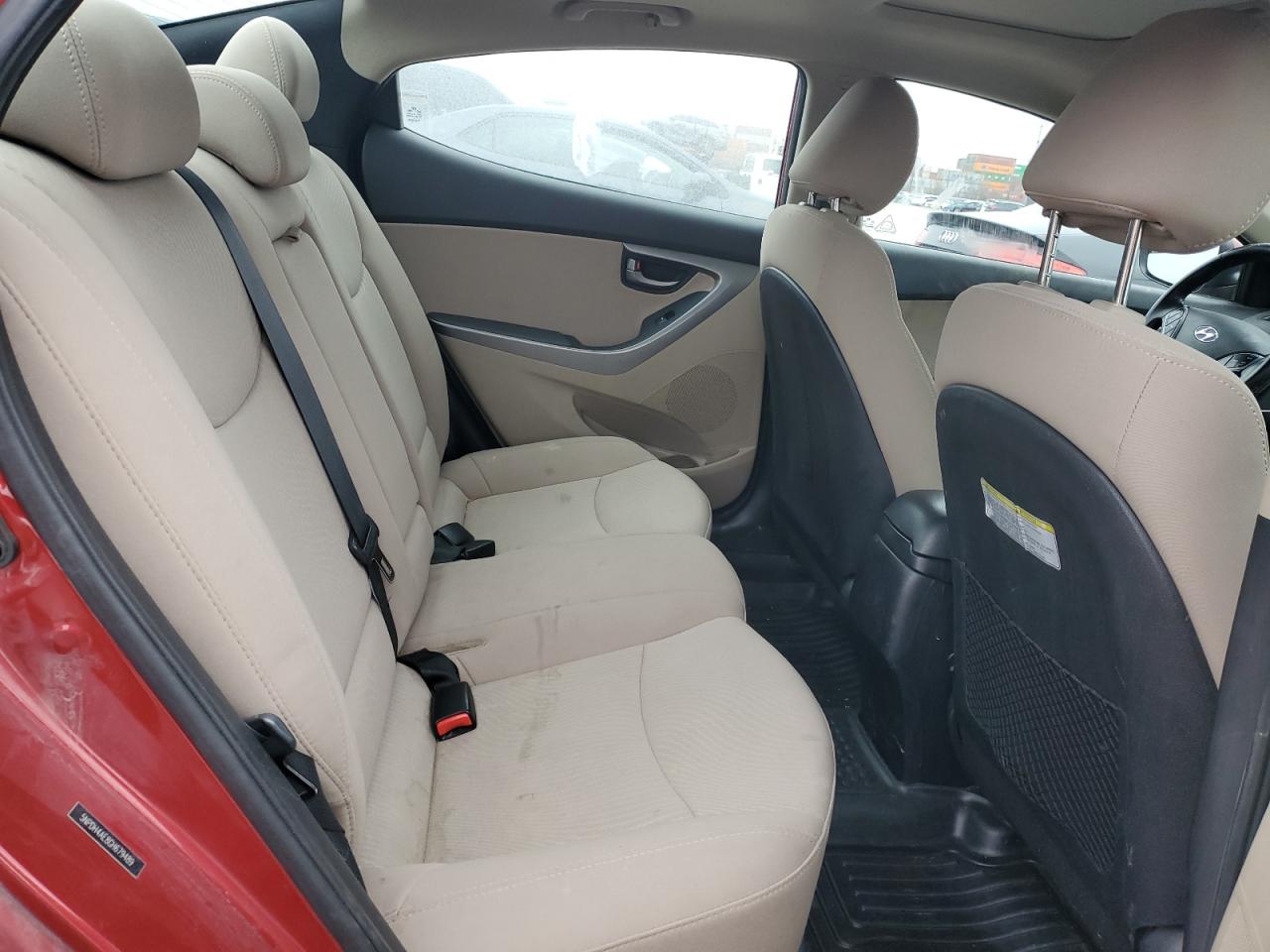 2016 Hyundai Elantra - Image 10