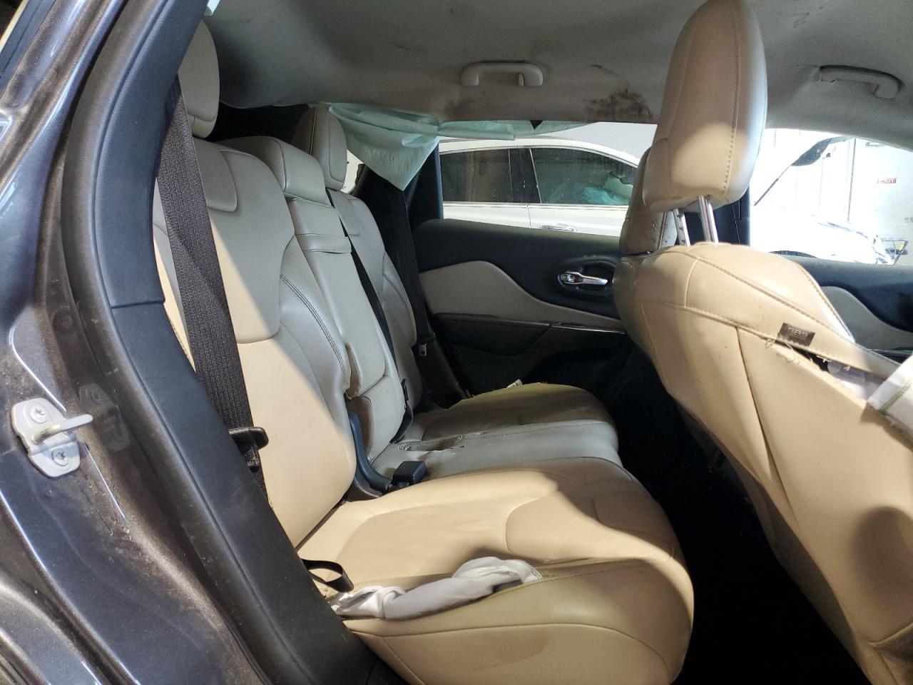 2016 Jeep Grand Cherokee - Image 11