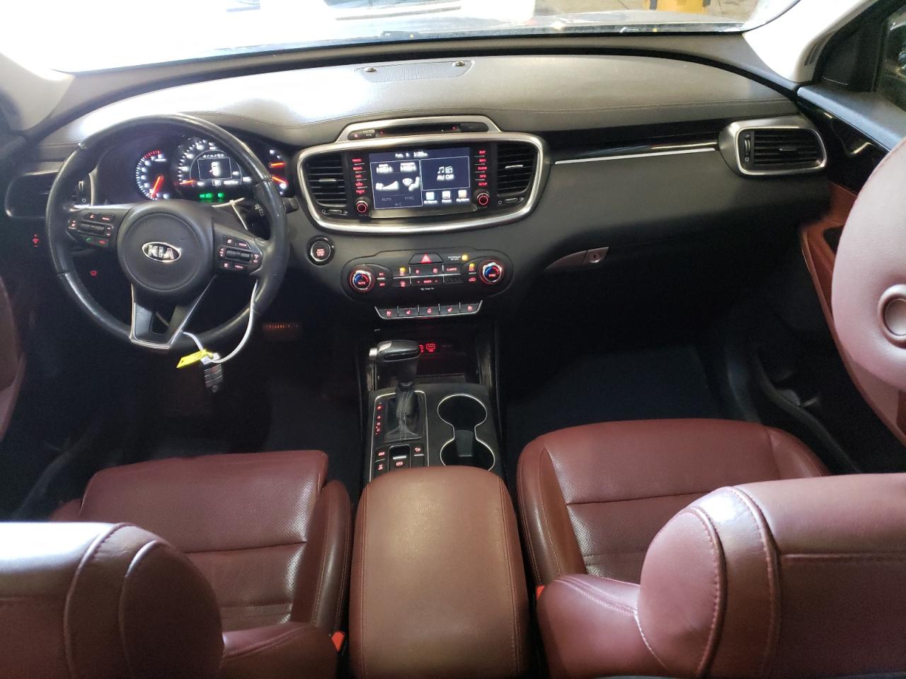 2018 Kia Sorento - Image 8