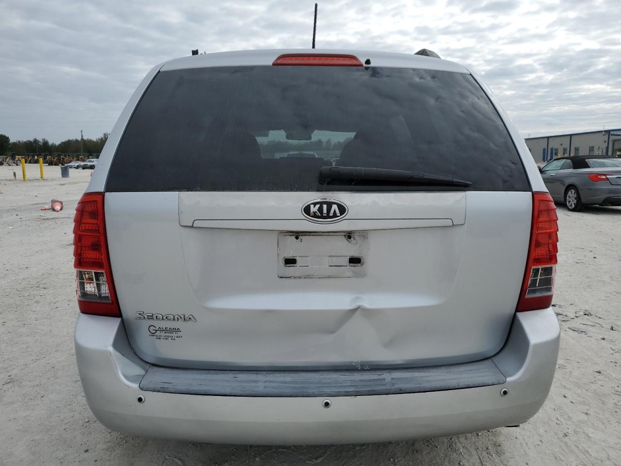 2011 Kia Sedona - Image 6
