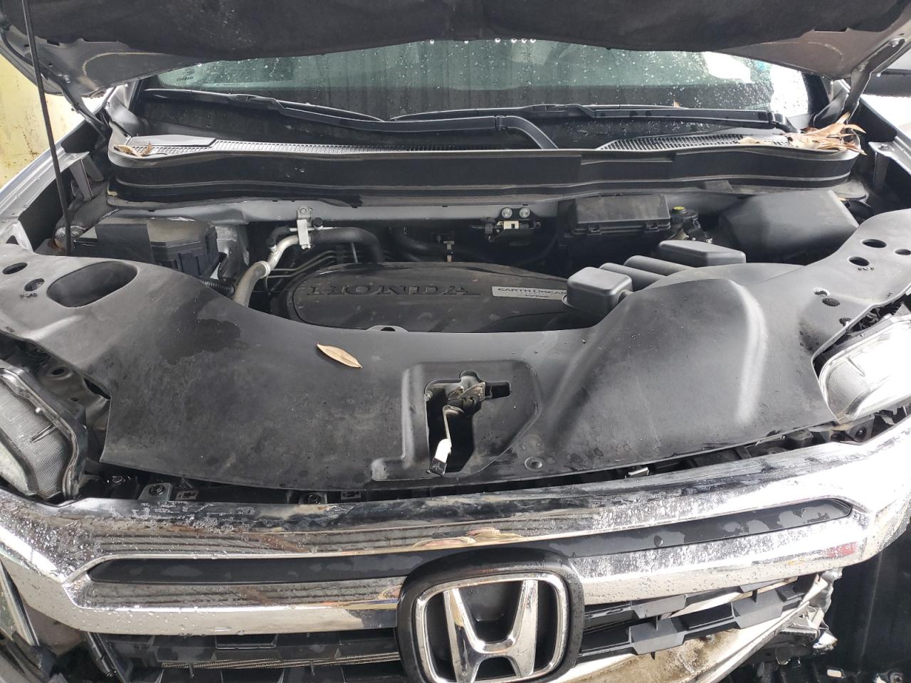 2018 Honda Ridgeline - Image 11